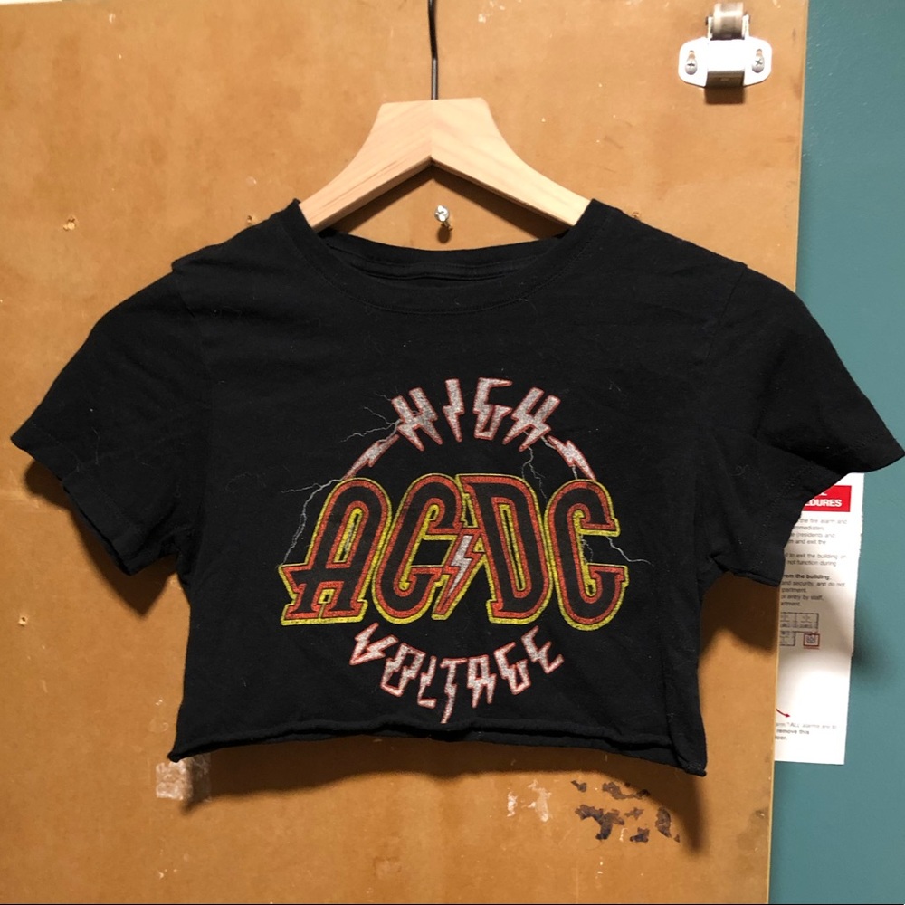 Black crop top